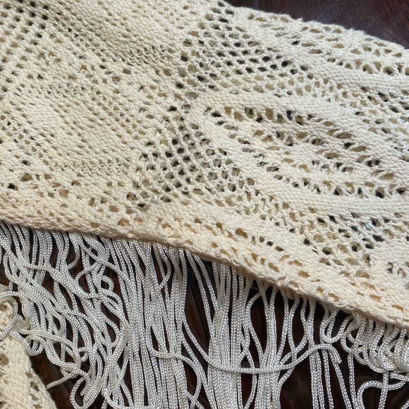 Gimmicks Cream Crochet w/ Tassel Top - Picture 12 of 14